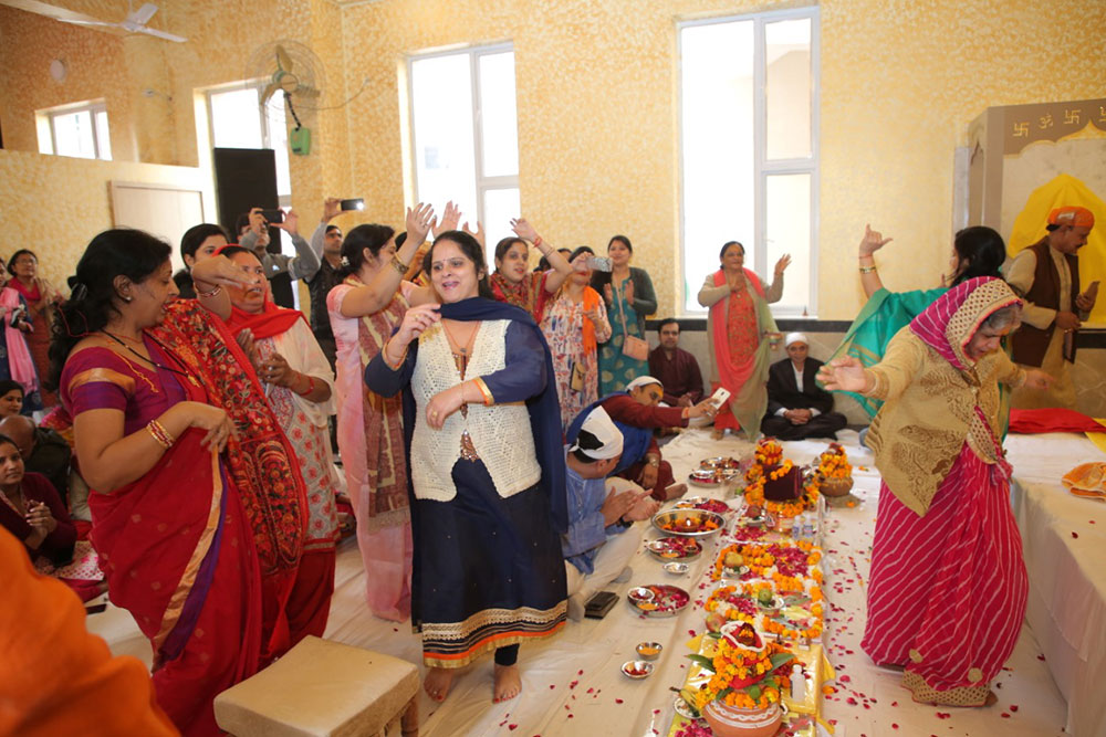 Inauguration of Shri Radha Krishna Temple at Gaur Sportswood - 11-12-12